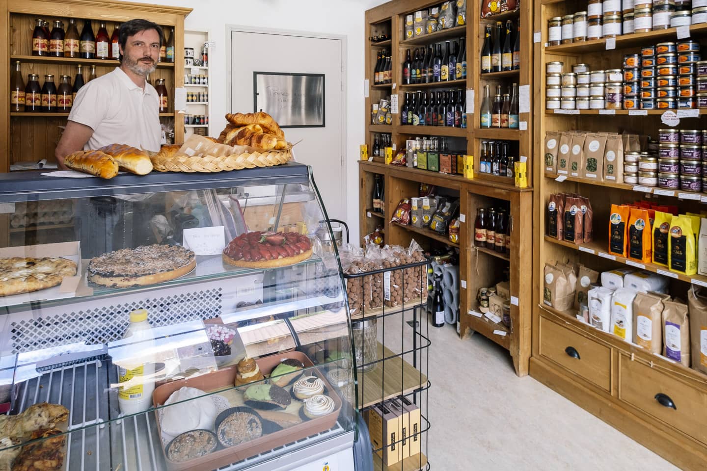 Montagne de Reims - L'épicerie du cerf à 3 pates