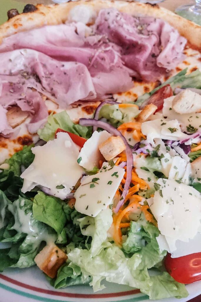 Pizza de récompense après ces 5 jours d'itinérance sur le GR9